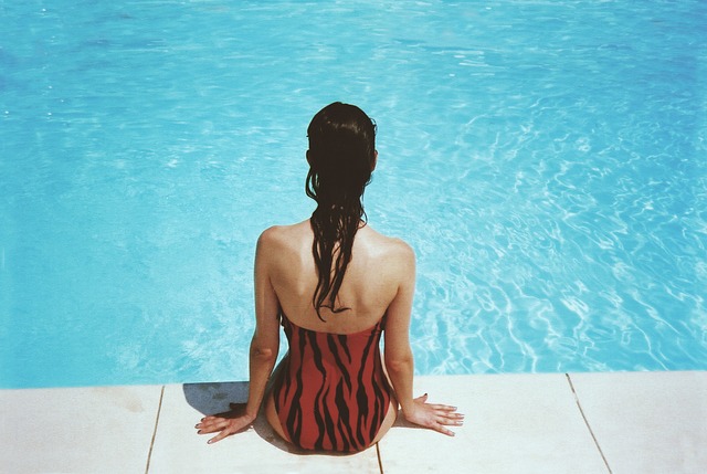 Comment maintenir sa piscine propre en Normandie ?