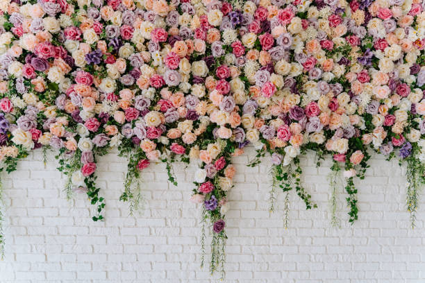 Mariage : comment réaliser un mur de fleurs ?